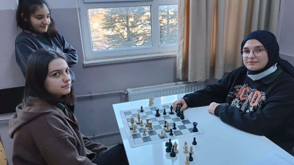 Dönem Sonu Faaliyet Haftası Kapsamında Öğrencilerimiz Satranç Turnuvasına Katıldılar
